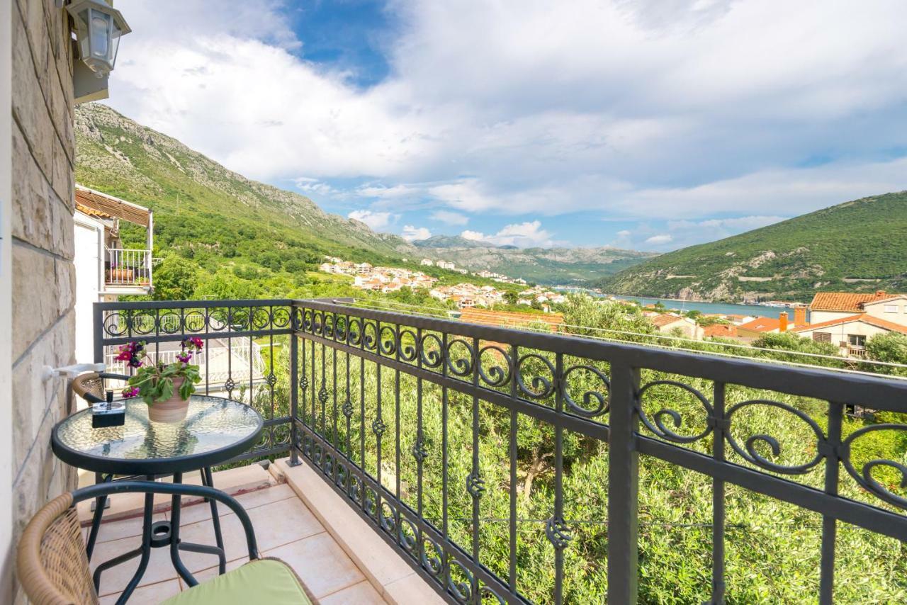 Tranquility And Nature In 4 Bedroom With Sea View Quận Mokošica Ngoại thất bức ảnh