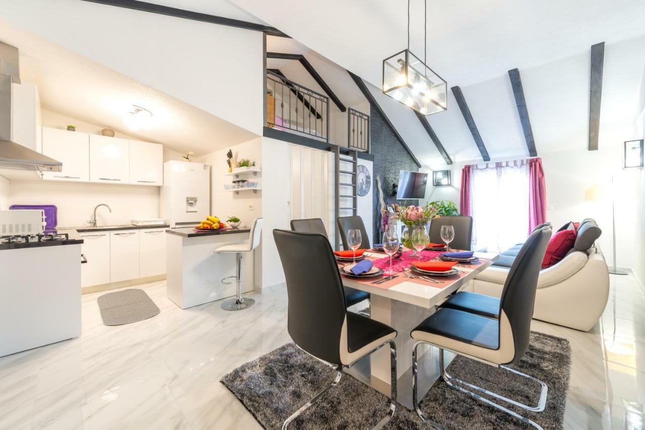 Tranquility And Nature In 4 Bedroom With Sea View Quận Mokošica Ngoại thất bức ảnh