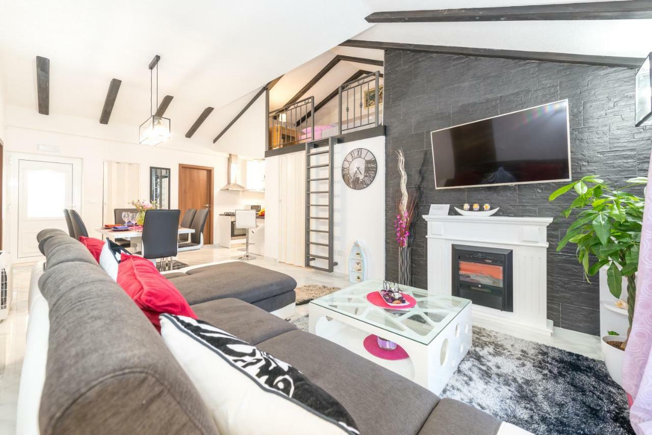 Tranquility And Nature In 4 Bedroom With Sea View Quận Mokošica Ngoại thất bức ảnh