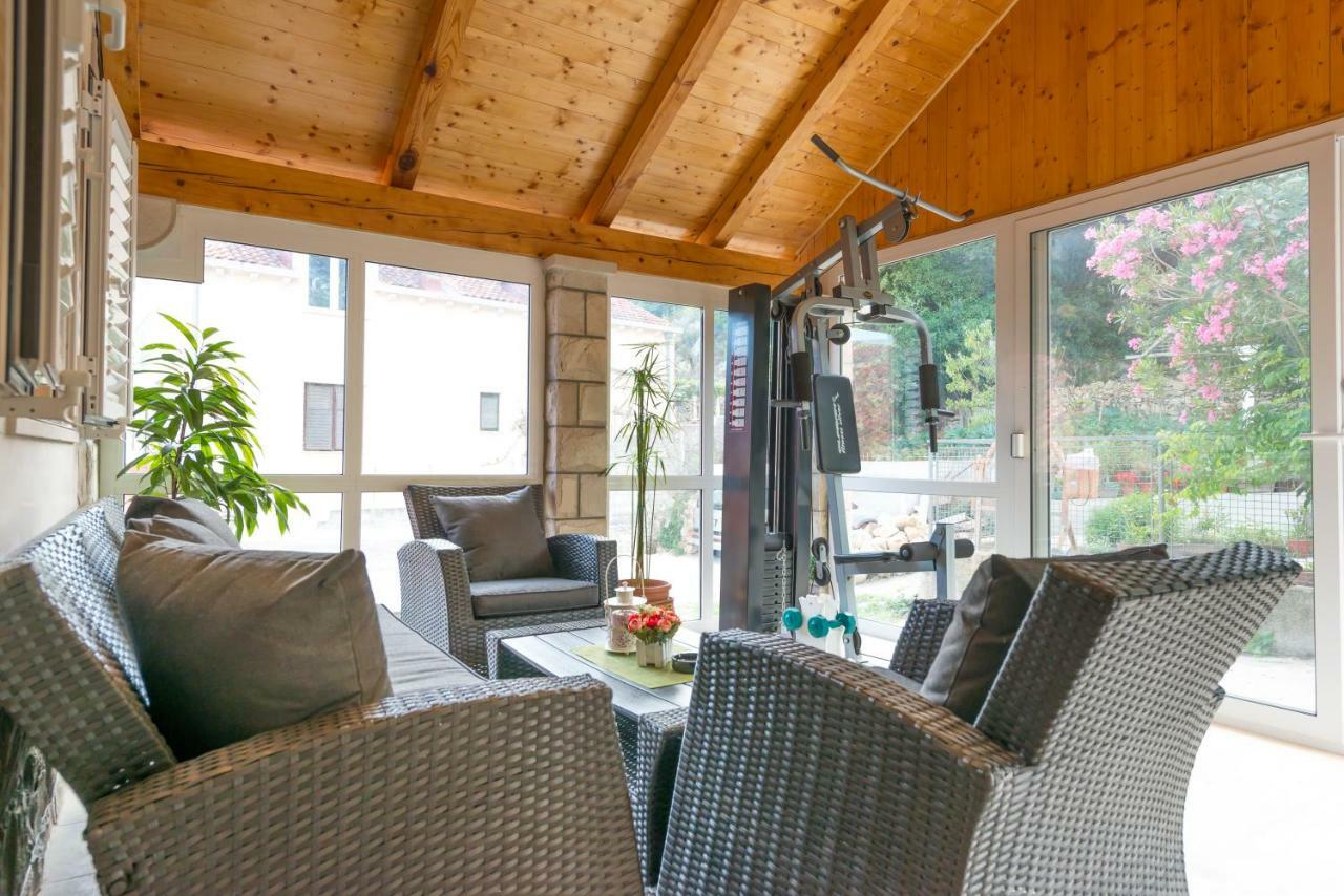 Tranquility And Nature In 4 Bedroom With Sea View Quận Mokošica Ngoại thất bức ảnh
