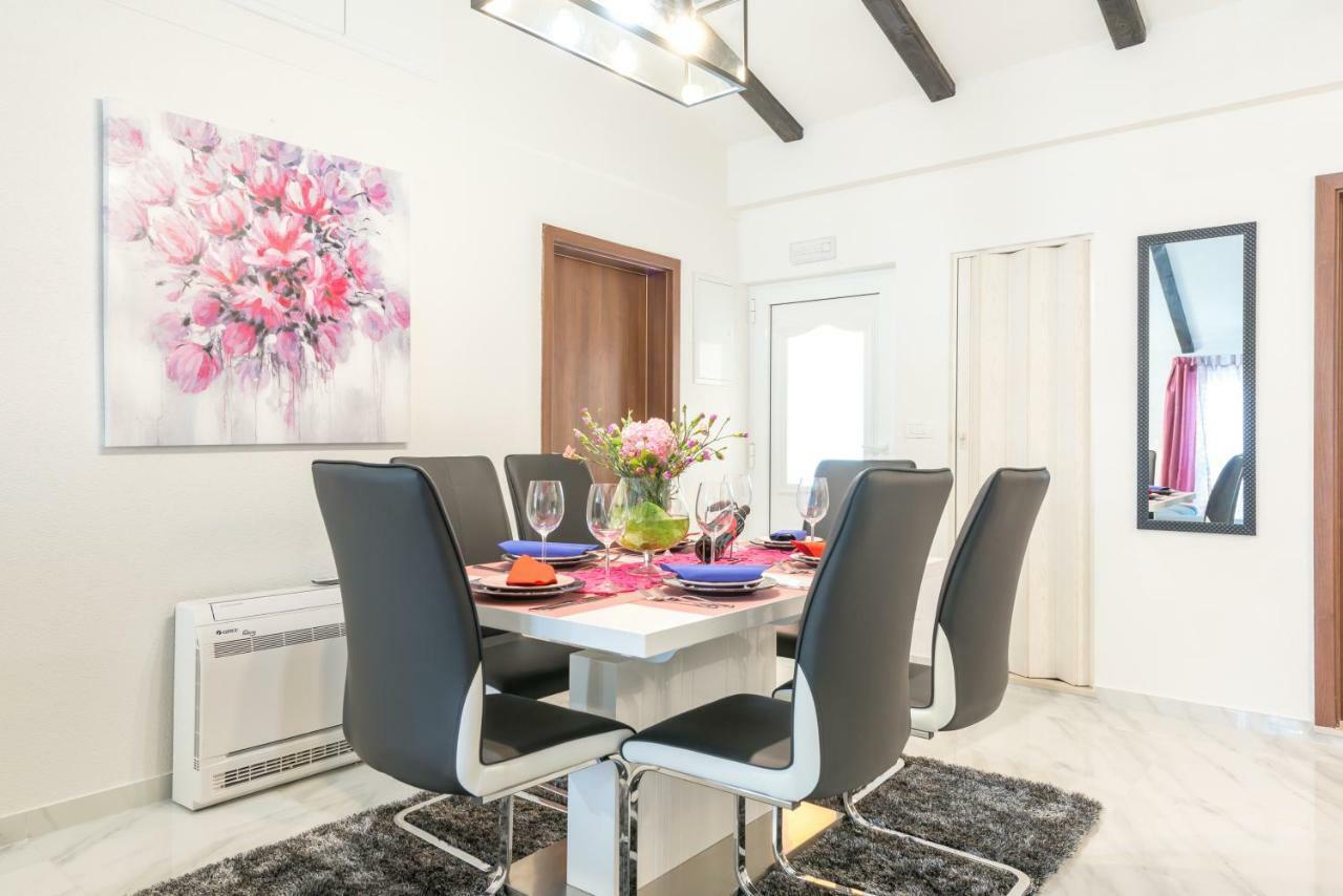 Tranquility And Nature In 4 Bedroom With Sea View Quận Mokošica Ngoại thất bức ảnh