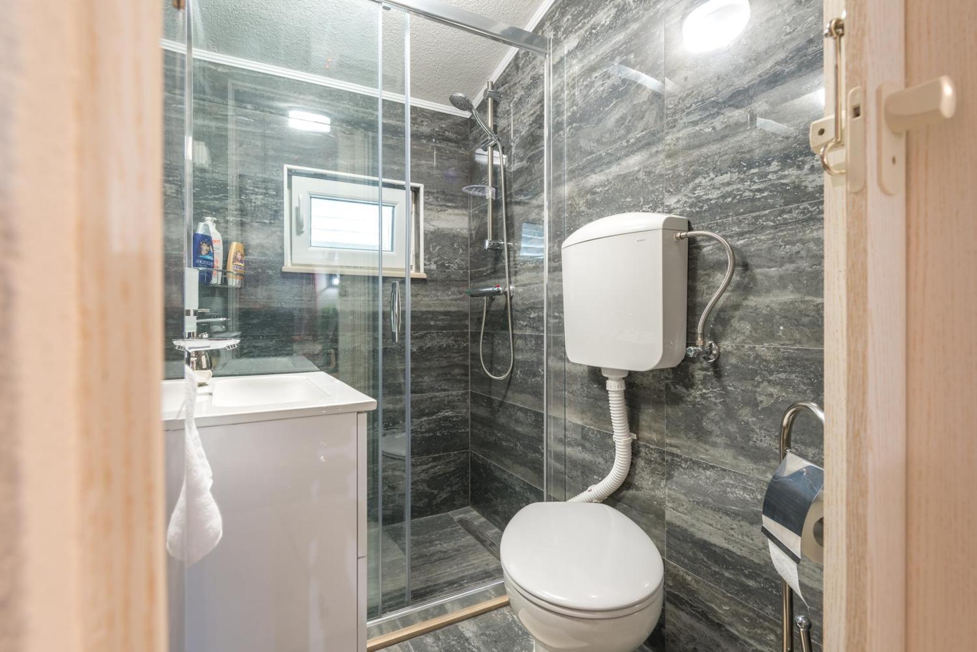 Tranquility And Nature In 4 Bedroom With Sea View Quận Mokošica Ngoại thất bức ảnh